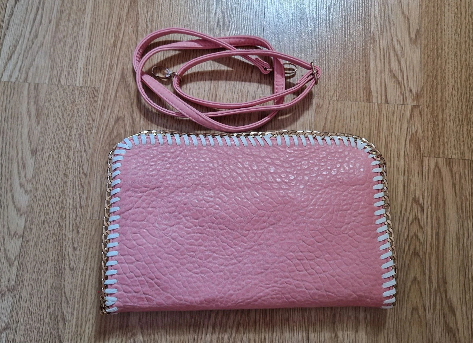 Bolso rosa Collett bandolera y clutch 2en1 dorado